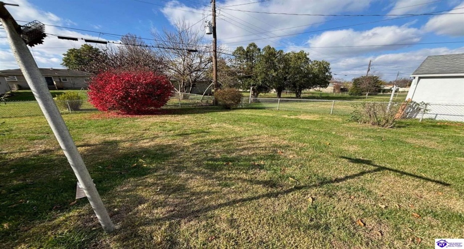 Jenny Lane, Louisville, Kentucky 40219, ,2 BathroomsBathrooms,For Sale,Jenny Lane,HK24004576