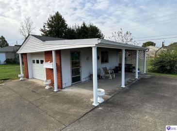 Jenny Lane, Louisville, Kentucky 40219, ,2 BathroomsBathrooms,For Sale,Jenny Lane,HK24004576