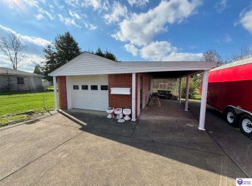 Jenny Lane, Louisville, Kentucky 40219, ,2 BathroomsBathrooms,For Sale,Jenny Lane,HK24004576