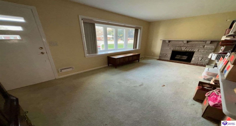 Jenny Lane, Louisville, Kentucky 40219, ,2 BathroomsBathrooms,For Sale,Jenny Lane,HK24004576