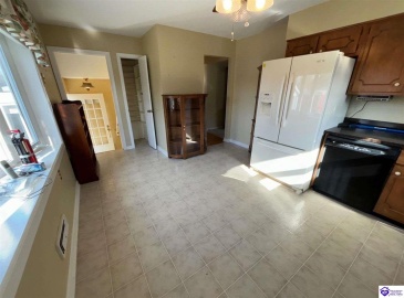 Jenny Lane, Louisville, Kentucky 40219, ,2 BathroomsBathrooms,For Sale,Jenny Lane,HK24004576