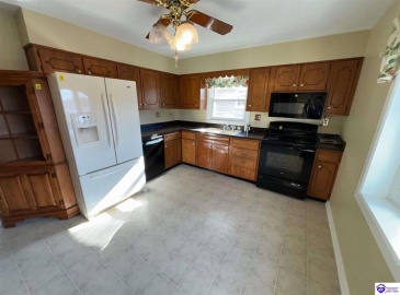 Jenny Lane, Louisville, Kentucky 40219, ,2 BathroomsBathrooms,For Sale,Jenny Lane,HK24004576