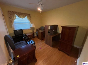 Jenny Lane, Louisville, Kentucky 40219, ,2 BathroomsBathrooms,For Sale,Jenny Lane,HK24004576