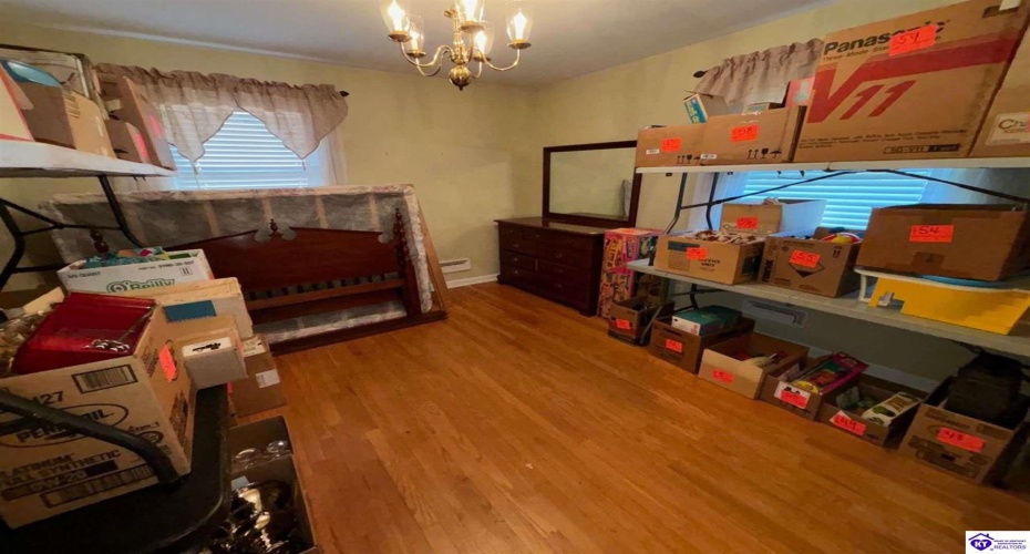 Jenny Lane, Louisville, Kentucky 40219, ,2 BathroomsBathrooms,For Sale,Jenny Lane,HK24004576