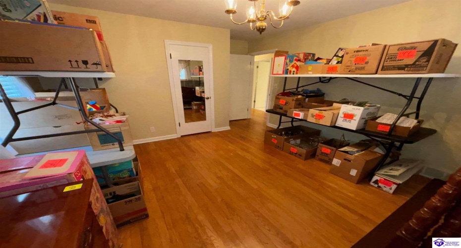 Jenny Lane, Louisville, Kentucky 40219, ,2 BathroomsBathrooms,For Sale,Jenny Lane,HK24004576