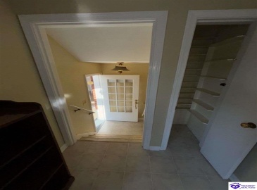 Jenny Lane, Louisville, Kentucky 40219, ,2 BathroomsBathrooms,For Sale,Jenny Lane,HK24004576