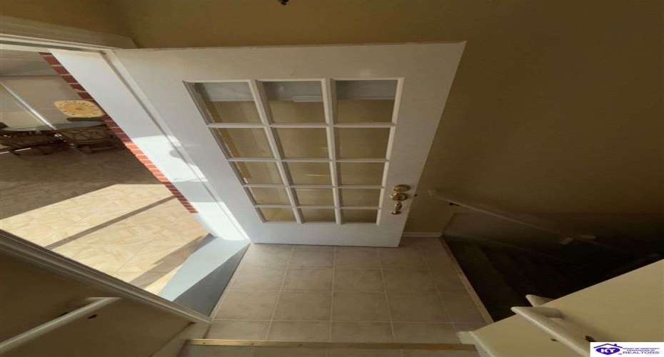 Jenny Lane, Louisville, Kentucky 40219, ,2 BathroomsBathrooms,For Sale,Jenny Lane,HK24004576