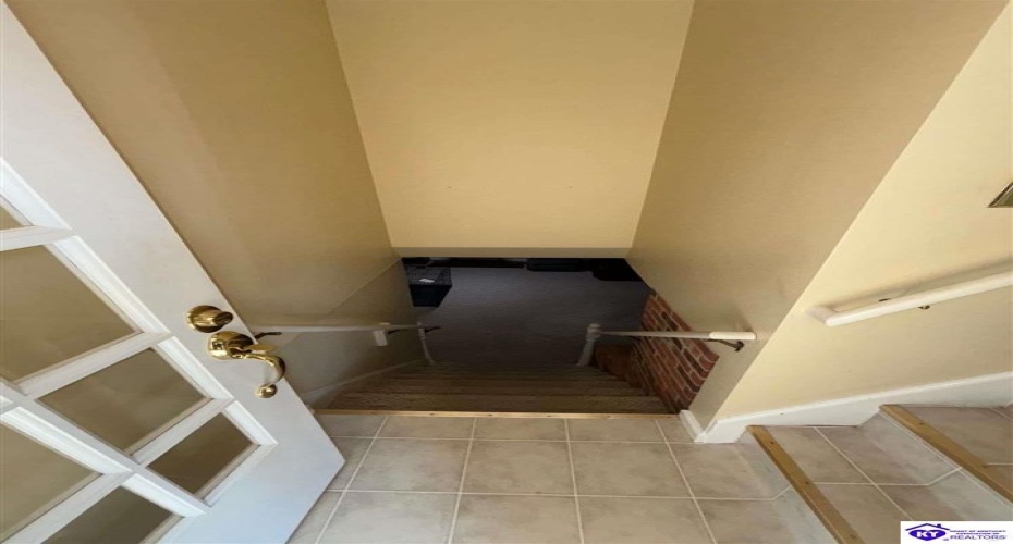 Jenny Lane, Louisville, Kentucky 40219, ,2 BathroomsBathrooms,For Sale,Jenny Lane,HK24004576