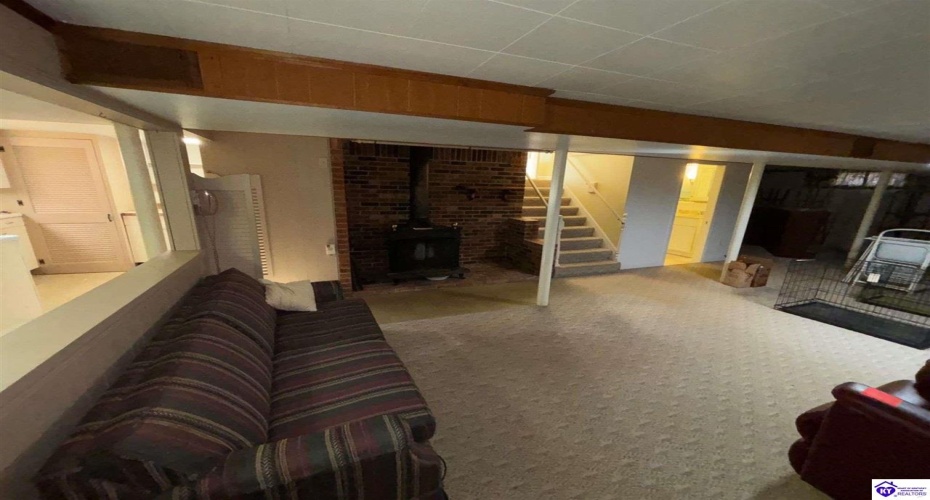 Jenny Lane, Louisville, Kentucky 40219, ,2 BathroomsBathrooms,For Sale,Jenny Lane,HK24004576