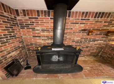 Jenny Lane, Louisville, Kentucky 40219, ,2 BathroomsBathrooms,For Sale,Jenny Lane,HK24004576