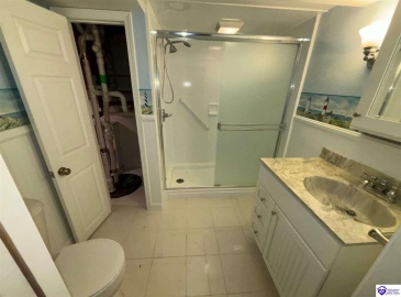 Jenny Lane, Louisville, Kentucky 40219, ,2 BathroomsBathrooms,For Sale,Jenny Lane,HK24004576