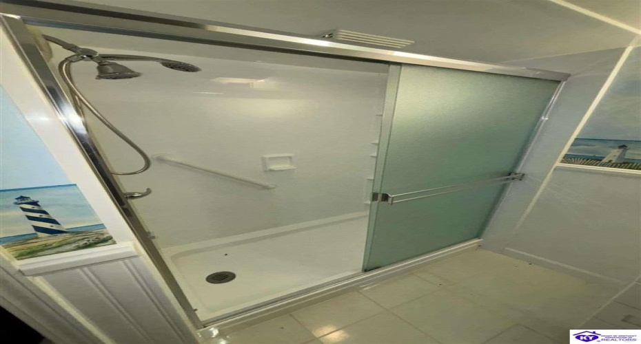 Jenny Lane, Louisville, Kentucky 40219, ,2 BathroomsBathrooms,For Sale,Jenny Lane,HK24004576