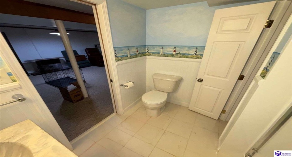 Jenny Lane, Louisville, Kentucky 40219, ,2 BathroomsBathrooms,For Sale,Jenny Lane,HK24004576