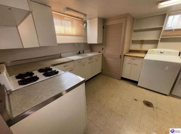 Jenny Lane, Louisville, Kentucky 40219, ,2 BathroomsBathrooms,For Sale,Jenny Lane,HK24004576