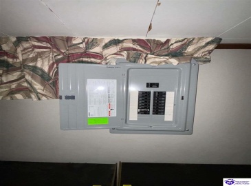 Jenny Lane, Louisville, Kentucky 40219, ,2 BathroomsBathrooms,For Sale,Jenny Lane,HK24004576