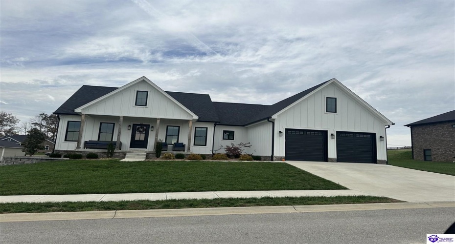 High Peak Place, Elizabethtown, Kentucky 42701, ,3 BathroomsBathrooms,For Sale,High Peak Place,HK24004579