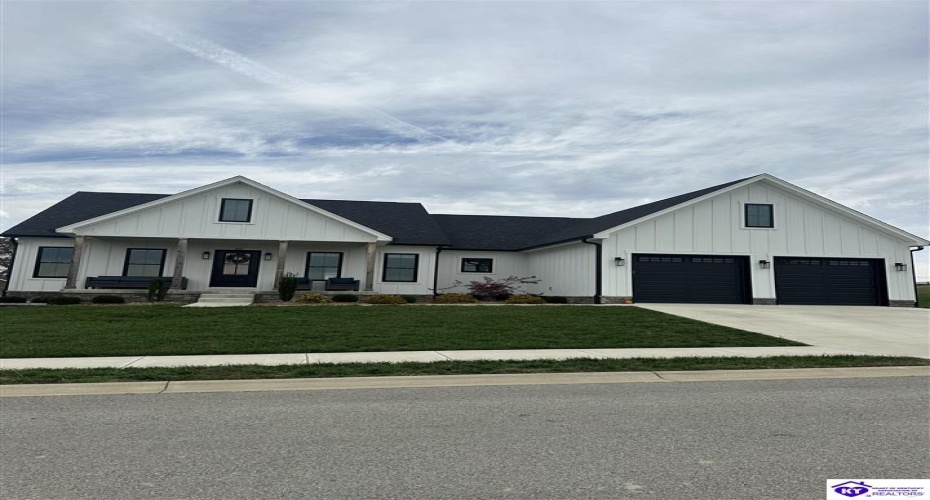 High Peak Place, Elizabethtown, Kentucky 42701, ,3 BathroomsBathrooms,For Sale,High Peak Place,HK24004579