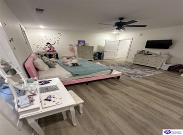 High Peak Place, Elizabethtown, Kentucky 42701, ,3 BathroomsBathrooms,For Sale,High Peak Place,HK24004579