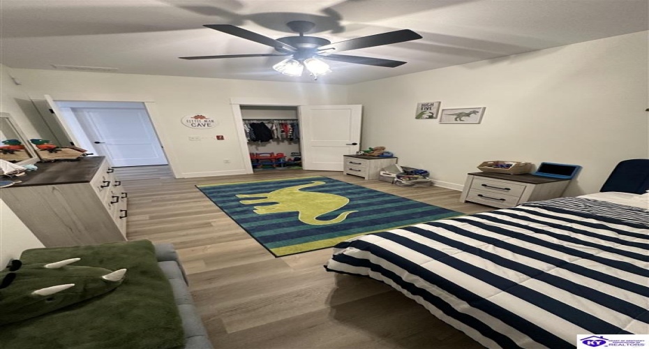 High Peak Place, Elizabethtown, Kentucky 42701, ,3 BathroomsBathrooms,For Sale,High Peak Place,HK24004579