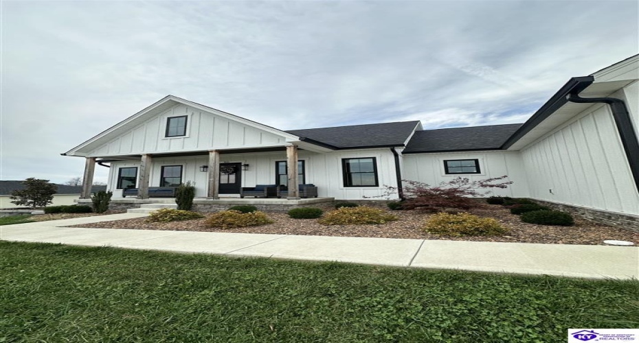 High Peak Place, Elizabethtown, Kentucky 42701, ,3 BathroomsBathrooms,For Sale,High Peak Place,HK24004579