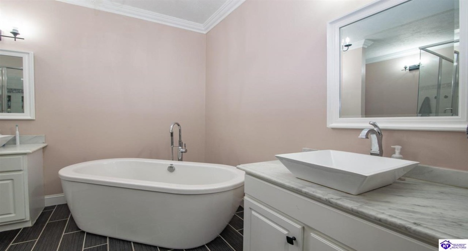 Four Seasons Drive, Coxs Creek, Kentucky 40013, ,3 BathroomsBathrooms,For Sale,Four Seasons Drive,HK24004580