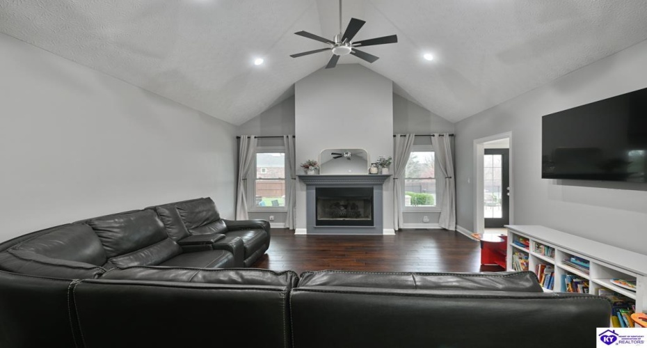 Four Seasons Drive, Coxs Creek, Kentucky 40013, ,3 BathroomsBathrooms,For Sale,Four Seasons Drive,HK24004580