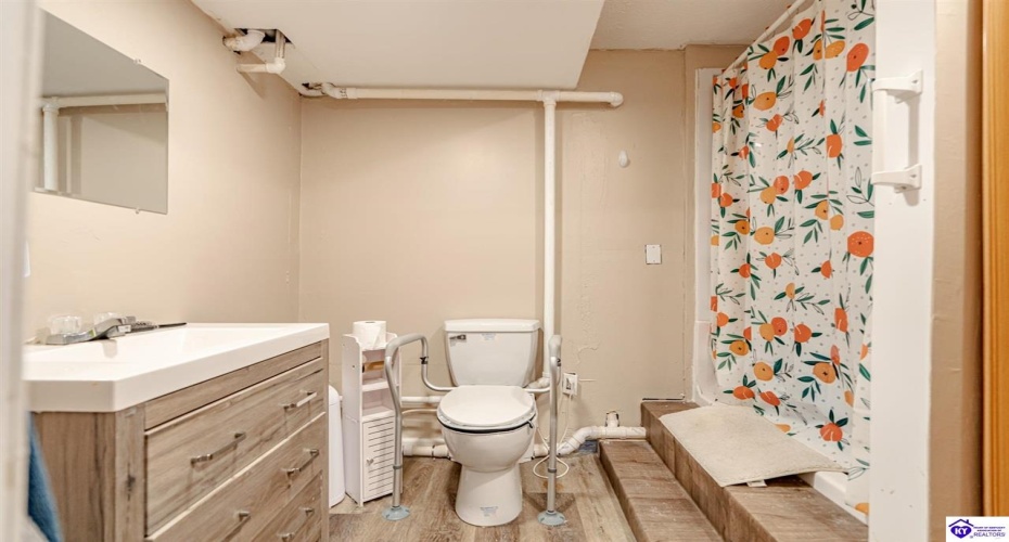 Guy Court, Guston, Kentucky 40142, ,4 BathroomsBathrooms,For Sale,Guy Court,HK24004581