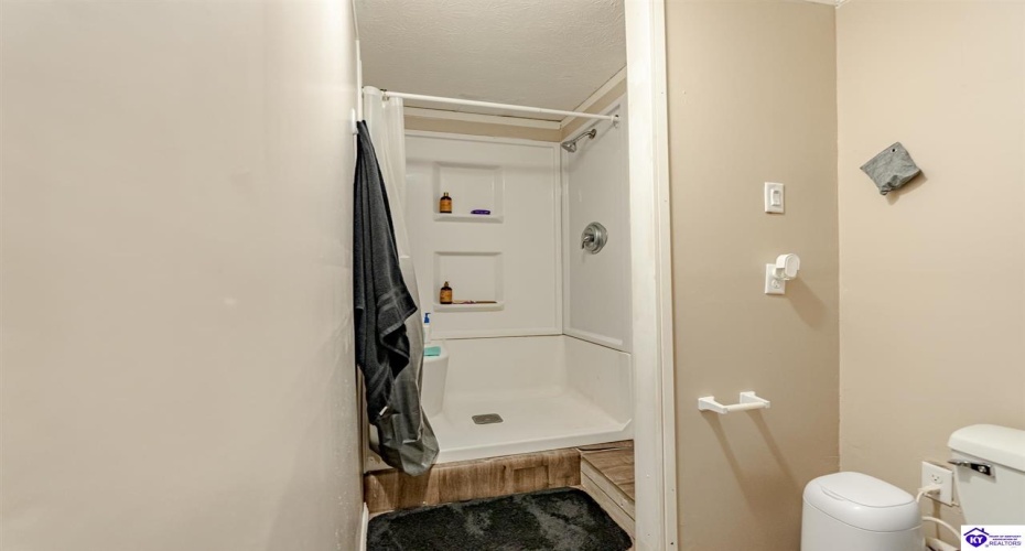 Guy Court, Guston, Kentucky 40142, ,4 BathroomsBathrooms,For Sale,Guy Court,HK24004581