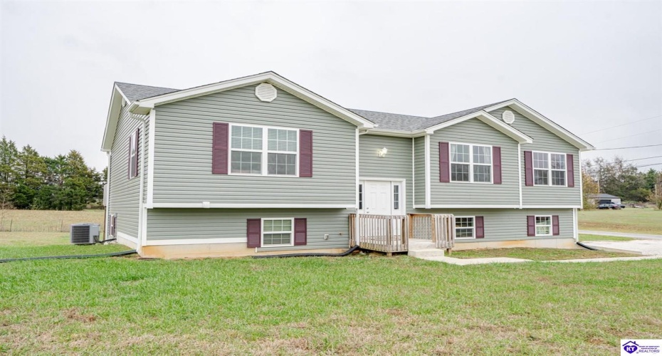 Guy Court, Guston, Kentucky 40142, ,4 BathroomsBathrooms,For Sale,Guy Court,HK24004581