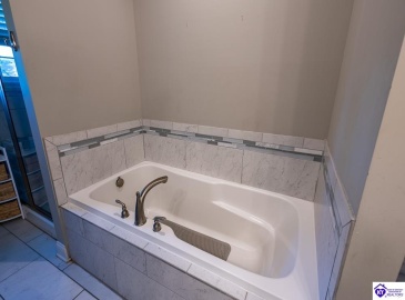 Allegheny Drive, Cecilia, Kentucky 42724, ,2 BathroomsBathrooms,For Sale,Allegheny Drive,HK24004582