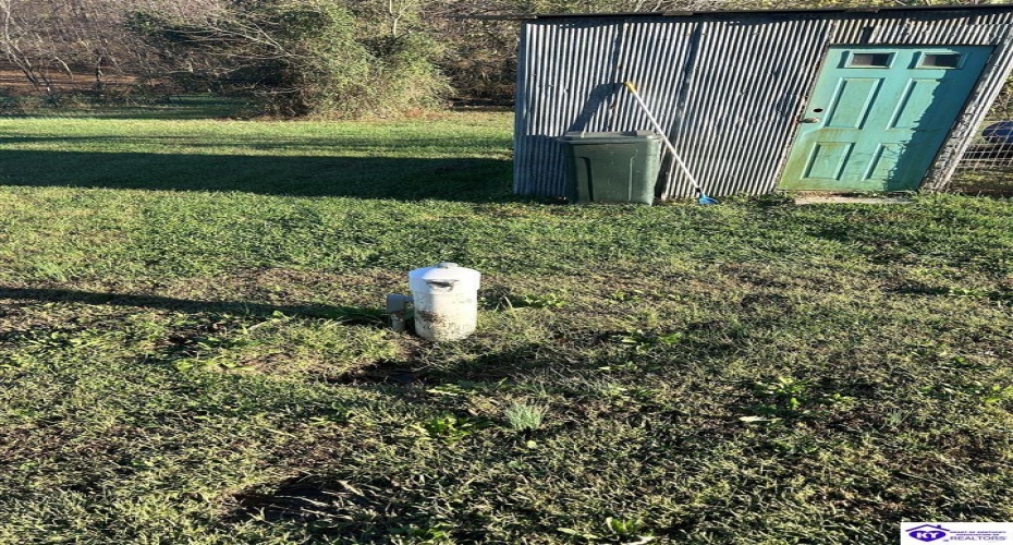 Diana Court, Brandenburg, Kentucky 40108, ,2 BathroomsBathrooms,For Sale,Diana Court,HK24004302