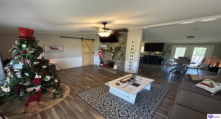 Diana Court, Brandenburg, Kentucky 40108, ,2 BathroomsBathrooms,For Sale,Diana Court,HK24004302