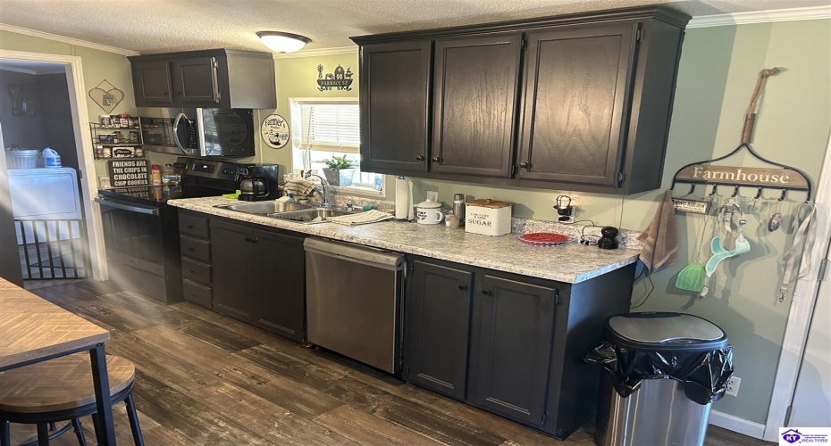 Diana Court, Brandenburg, Kentucky 40108, ,2 BathroomsBathrooms,For Sale,Diana Court,HK24004302