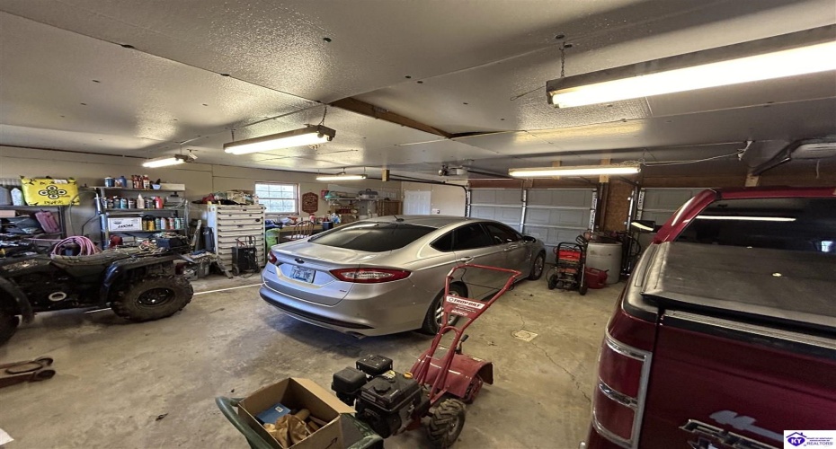 Diana Court, Brandenburg, Kentucky 40108, ,2 BathroomsBathrooms,For Sale,Diana Court,HK24004302