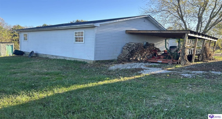 Diana Court, Brandenburg, Kentucky 40108, ,2 BathroomsBathrooms,For Sale,Diana Court,HK24004302