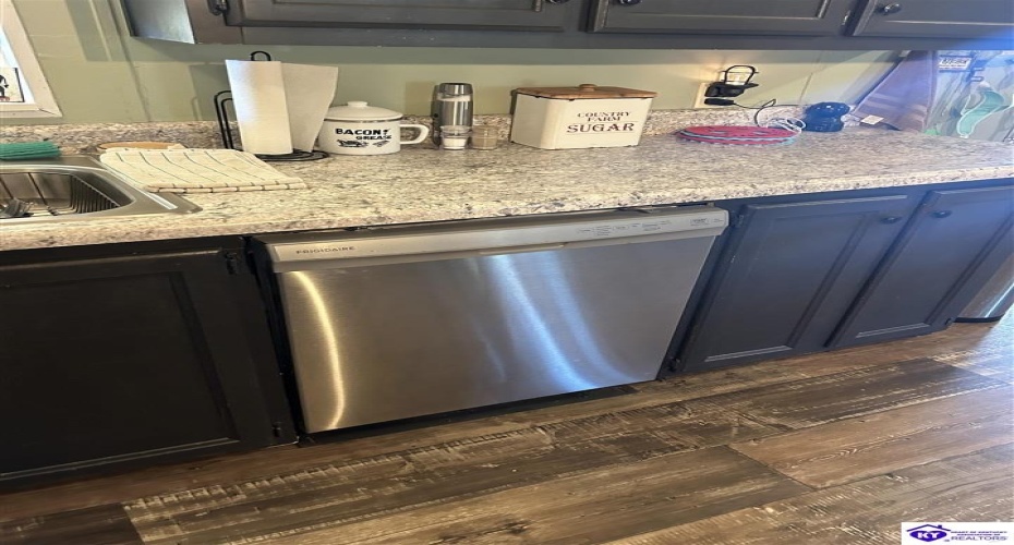 Diana Court, Brandenburg, Kentucky 40108, ,2 BathroomsBathrooms,For Sale,Diana Court,HK24004302