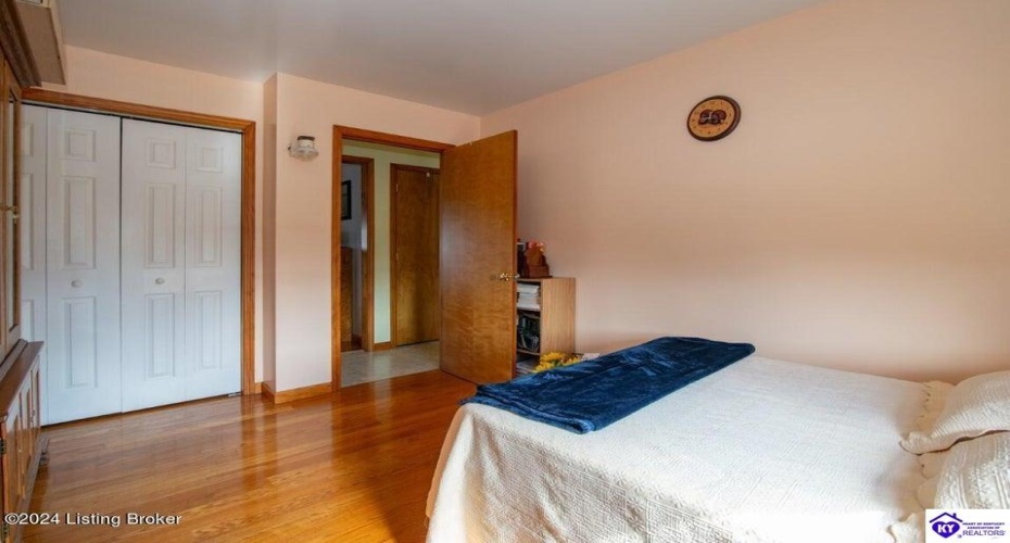 Clearview Drive, Munfordville, Kentucky 42765, ,2 BathroomsBathrooms,For Sale,Clearview Drive,HK24002749