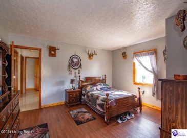 Clearview Drive, Munfordville, Kentucky 42765, ,2 BathroomsBathrooms,For Sale,Clearview Drive,HK24002749