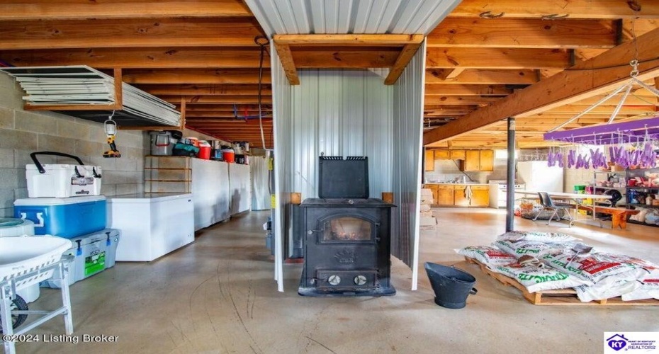 Clearview Drive, Munfordville, Kentucky 42765, ,2 BathroomsBathrooms,For Sale,Clearview Drive,HK24002749