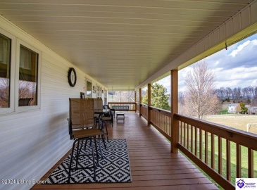 Clearview Drive, Munfordville, Kentucky 42765, ,2 BathroomsBathrooms,For Sale,Clearview Drive,HK24002749