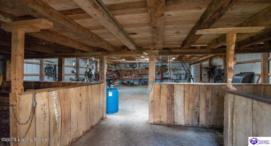 Clearview Drive, Munfordville, Kentucky 42765, ,2 BathroomsBathrooms,For Sale,Clearview Drive,HK24002749