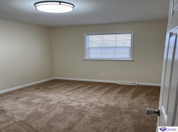 Indiana Trail, Radcliff, Kentucky 40160, ,2 BathroomsBathrooms,For Sale,Indiana Trail,HK24004593