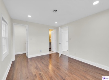 Oak Ridge Drive, Radcliff, Kentucky 40160, ,2 BathroomsBathrooms,For Sale,Oak Ridge Drive,HK24004596