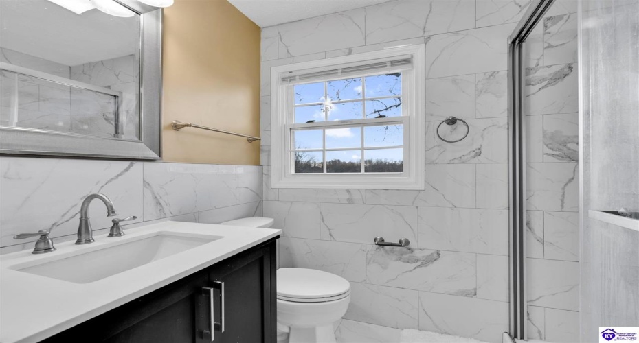 Oak Ridge Drive, Radcliff, Kentucky 40160, ,2 BathroomsBathrooms,For Sale,Oak Ridge Drive,HK24004596