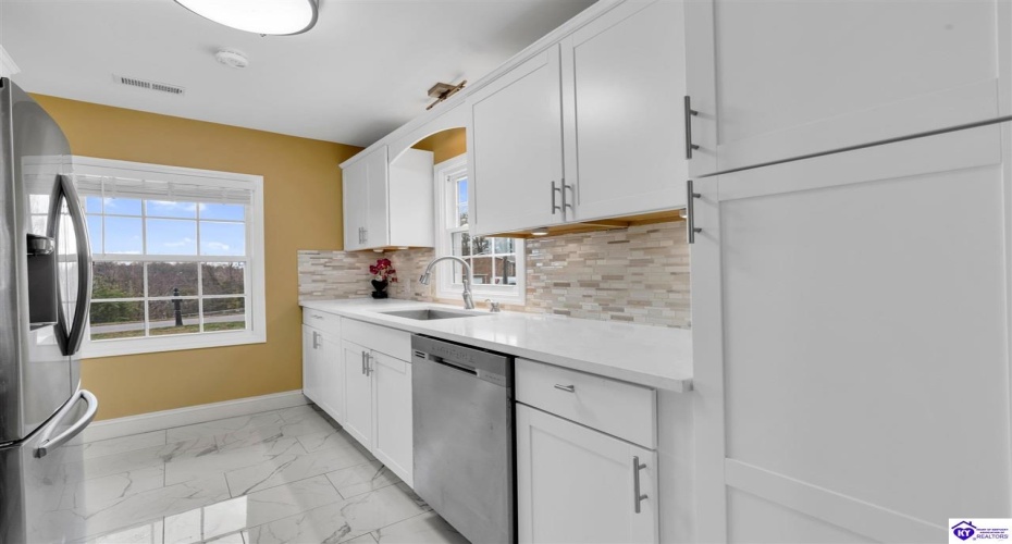 Oak Ridge Drive, Radcliff, Kentucky 40160, ,2 BathroomsBathrooms,For Sale,Oak Ridge Drive,HK24004596