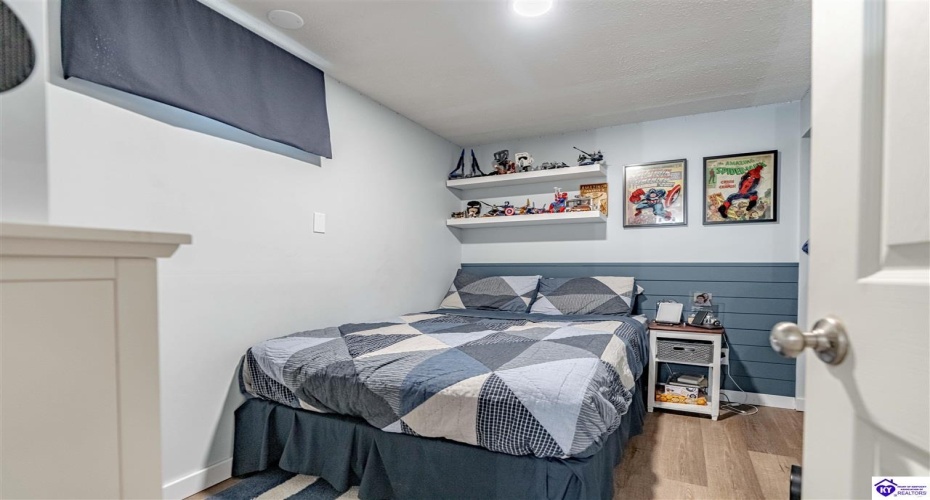 McCormack Avenue, Elizabethtown, Kentucky 42701, ,2 BathroomsBathrooms,For Sale,McCormack Avenue,HK24004599