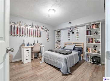 McCormack Avenue, Elizabethtown, Kentucky 42701, ,2 BathroomsBathrooms,For Sale,McCormack Avenue,HK24004599