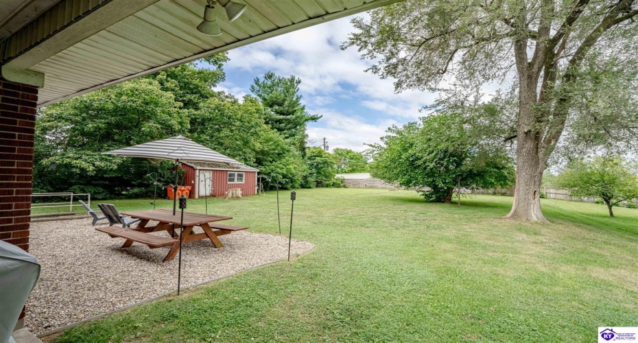 McCormack Avenue, Elizabethtown, Kentucky 42701, ,2 BathroomsBathrooms,For Sale,McCormack Avenue,HK24004599