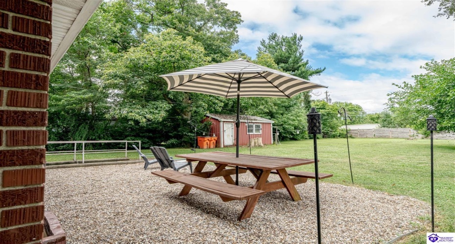 McCormack Avenue, Elizabethtown, Kentucky 42701, ,2 BathroomsBathrooms,For Sale,McCormack Avenue,HK24004599