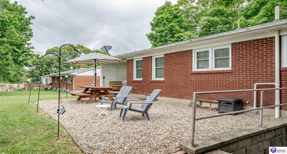 McCormack Avenue, Elizabethtown, Kentucky 42701, ,2 BathroomsBathrooms,For Sale,McCormack Avenue,HK24004599